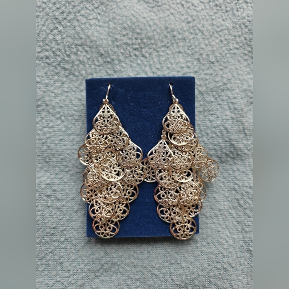 Avon Filigree Chandelier Pierced Earrings, Silvertone, NIB - Picture 3 of 11